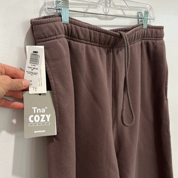 NWT Aritza TNA Cozy Mega 28” Sweatpants - Picture 3 of 6